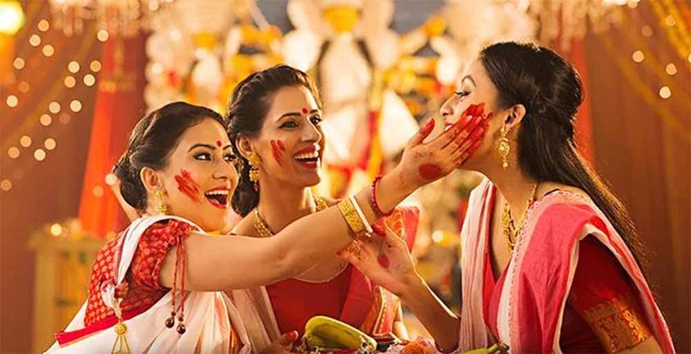 कब होती है सिंदूर खेला की शुरुआत? पूरी परंपरा जानें