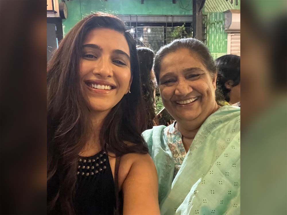 सीमा पाहवा से ट्रेनिंग ले रही हैं निर्मित कौर अहलूवालिया