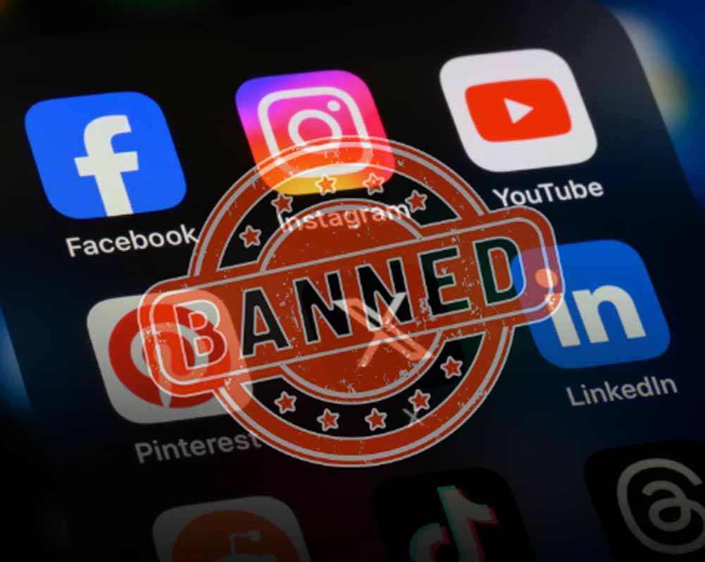 बड़ी खबर: नेपाल के बाद इस देश में भी सोशल मीडिया प्लेटफॉर्म्स पर बैन, यूजर्स को लगा झटका