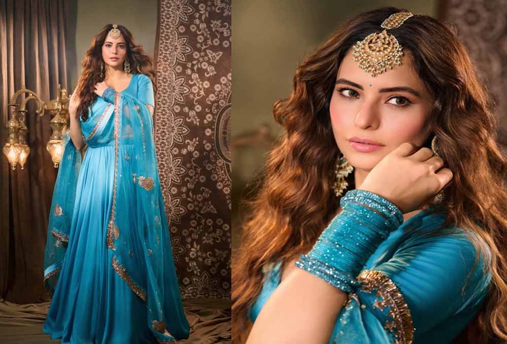 आसमानी लहंगे में सजी आमना शरीफ, हर अदा में झलका ‘फितूर’