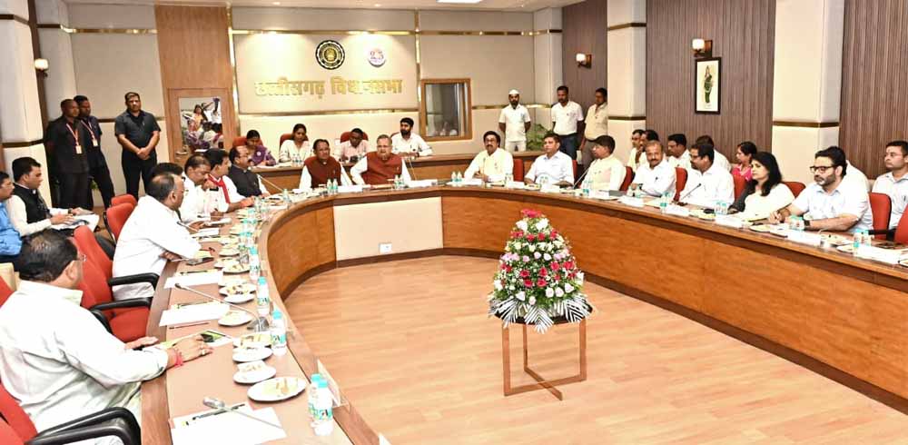 प्रधानमंत्री मोदी के छत्तीसगढ़ दौरे की तैयारियों पर उच्च स्तरीय बैठक सम्पन्न