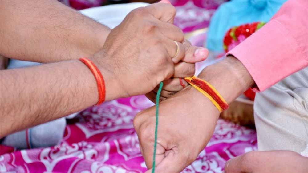 हाथ पर बंधा कलावा कितने दिन तक रखना शुभ होता है?