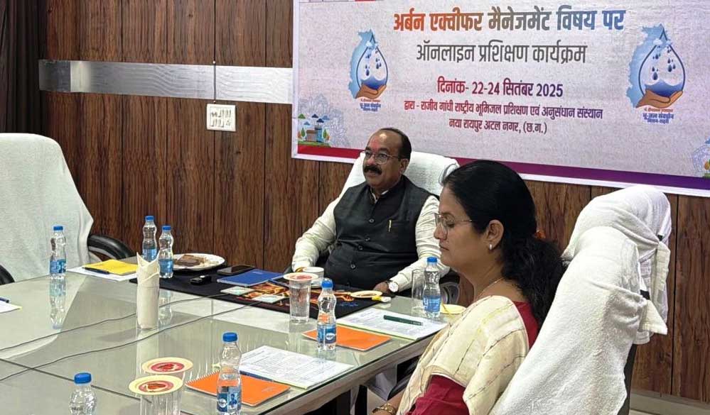 उप मुख्यमंत्री ने अर्बन एक्वीफर मैनेजमेंट पर आयुक्तों, सीएमओ और अभियंताओं के तीन दिवसीय प्रशिक्षण को किया संबोधित