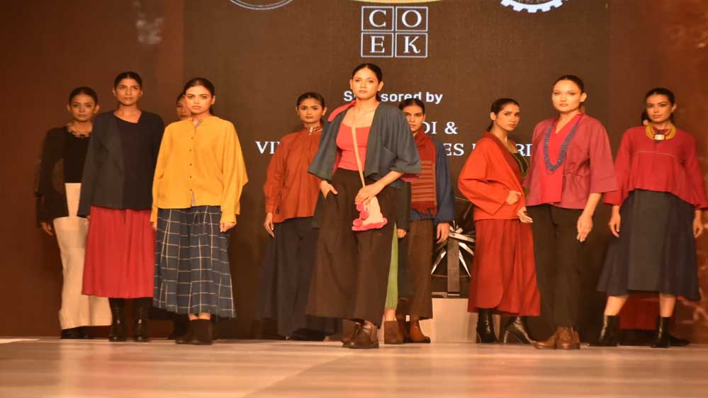 खादी सिर्फ कपड़ा नहीं, आत्मनिर्भरता और सतत जीवनशैली का प्रतीक बनकर उभरा