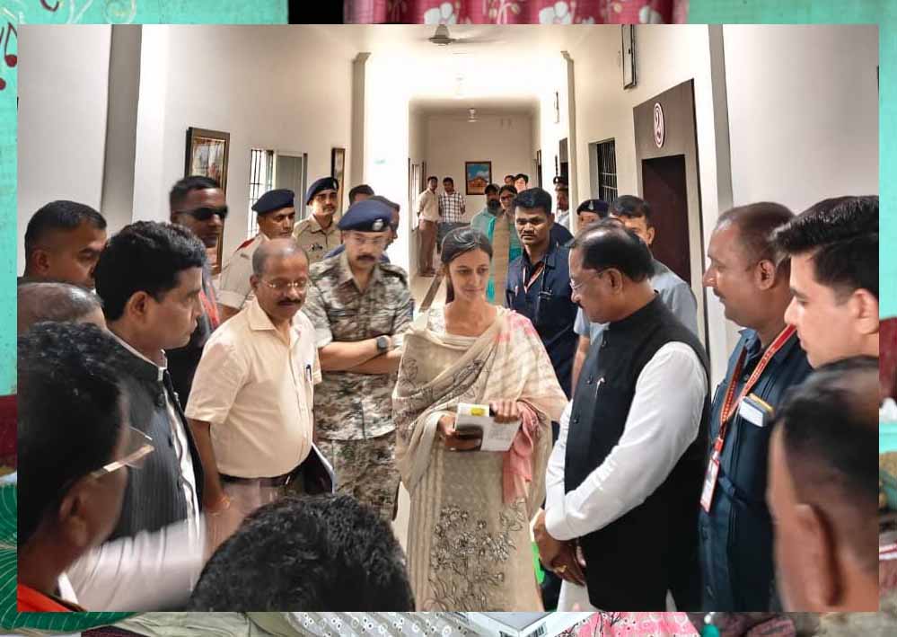 रायपुर: बाढ़ में गईं किताबें और टेबलेट खराब, फिर भी नहीं रुकी पूनम की पढ़ाई