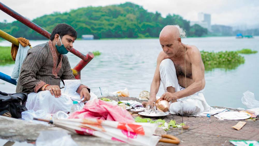 पितृपक्ष में पूजा का आसान तरीका: घर बैठे पितरों को दें श्राद्ध