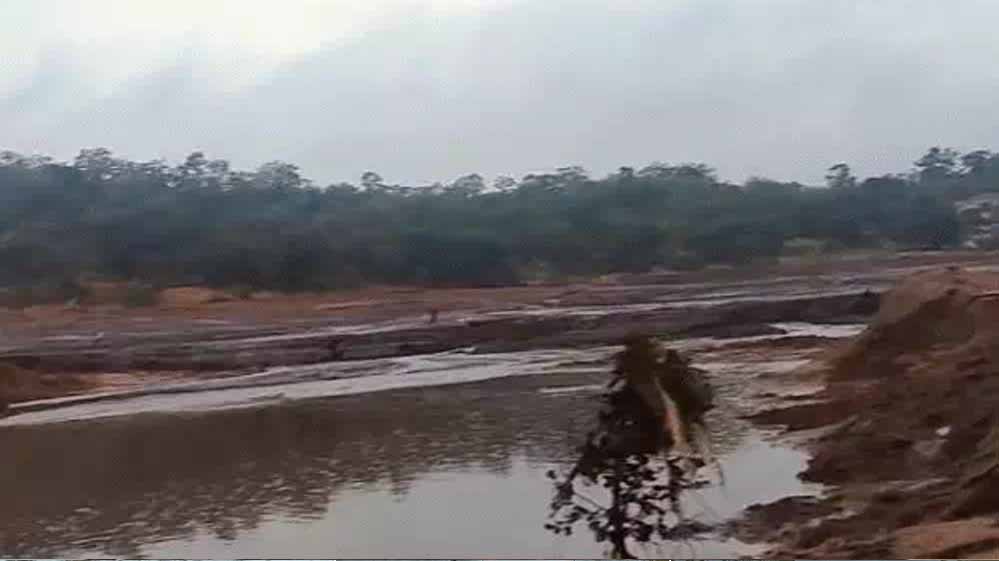 बाढ़ ने छत्तीसगढ़ में मचाई तबाही, डैम टूटने से कई गांव डूबे, 4 की मौत