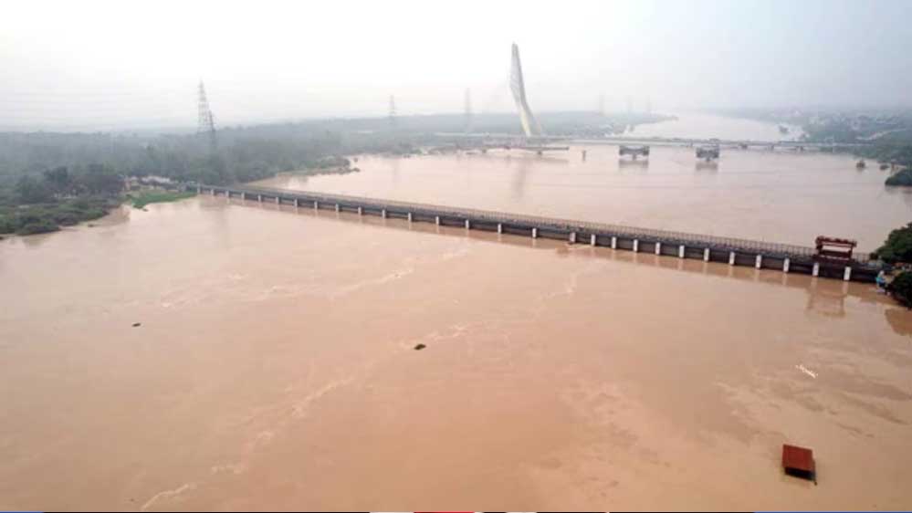 देश में बाढ़ का खतरा बढ़ा, 24 नदियां-50 डैम अलर्ट ज़ोन में पहुंचे