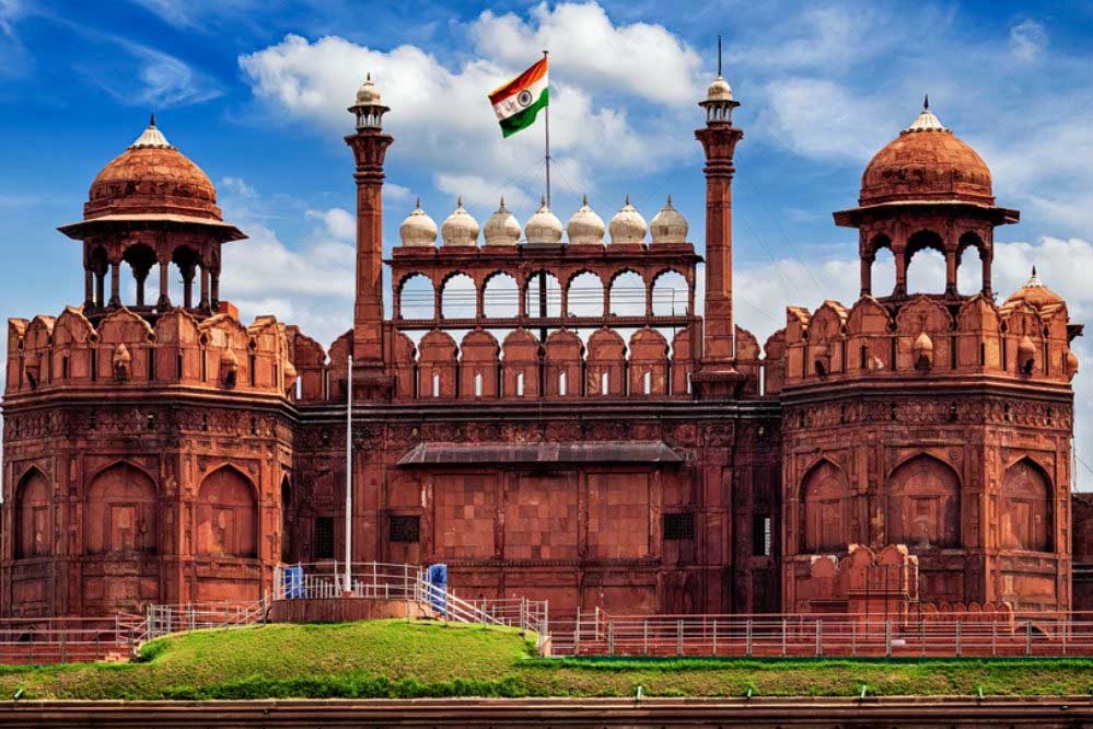 लाल किला बना चोरों का निशाना, हीरे से जड़ा सोने का कलश गायब, जैन समाज के धार्मिक कार्यक्रम में लगाई सेंध