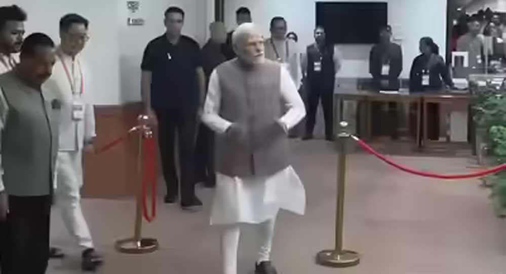 NDA का पलड़ा भारी! 427 से ज्यादा सांसदों का समर्थन, उपराष्ट्रपति चुनाव में PM मोदी ने किया मतदान की शुरुआत