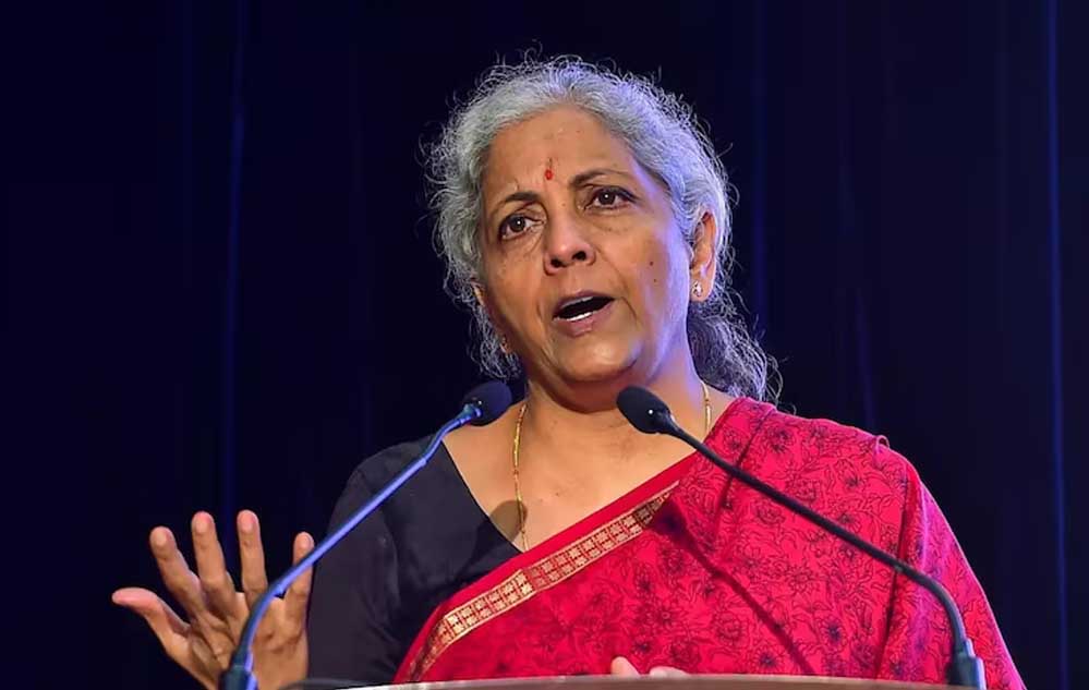 पेट्रोल और डीजल पर GST नहीं, वित्त मंत्री सीतारमण ने समझाया कारण