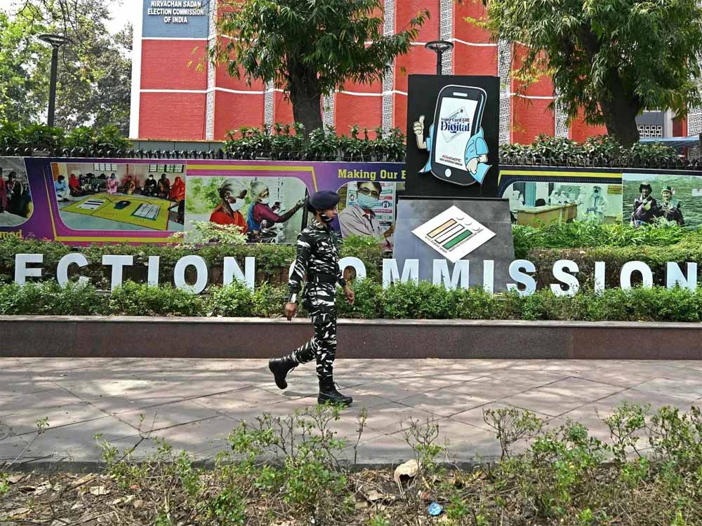 चुनाव आयोग का जवाब – मतदाता सूची से नाम हटने पर मिलता है सुधार का मौका