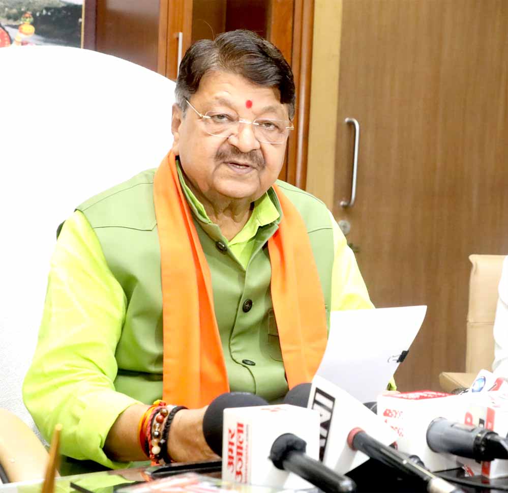 आगामी त्यौहारों को देखते हुए मरम्मत कार्य को दें प्राथमिकता : मंत्री विजयवर्गीय