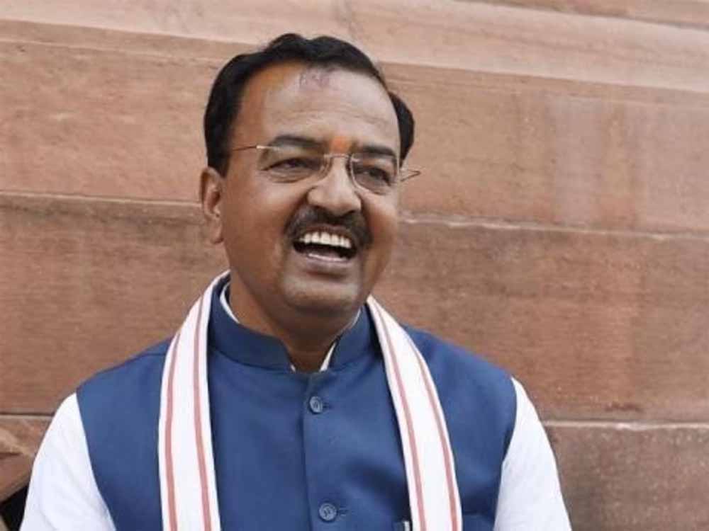 केशव मौर्य ने राहुल गांधी के दौरे पर लगाई कटाक्ष की झड़ी, कहा – ‘पटाखा ही सही था’