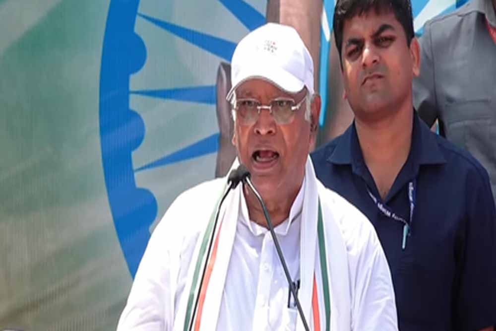 मल्लिकार्जुन खड़गे बोले- भाजपा धीरे-धीरे लोकतंत्र को खत्म कर रही है