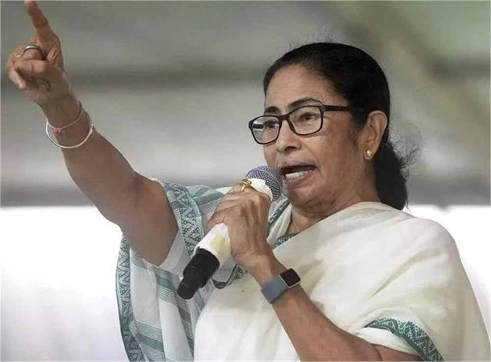 केंद्र सरकार को घेरा ममता ने, बोली- अमेरिका और चीन के सामने रही कमजोर