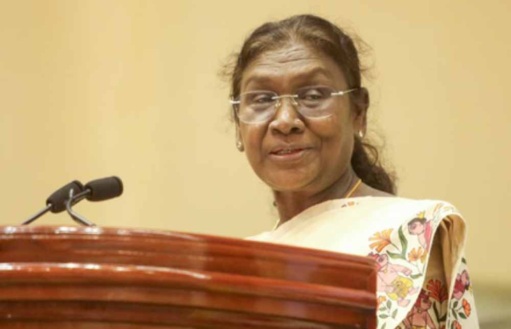 आपदा पीड़ितों के साथ संवेदनशील राष्ट्रपति, लोगों से सहयोग और एकजुटता की अपील