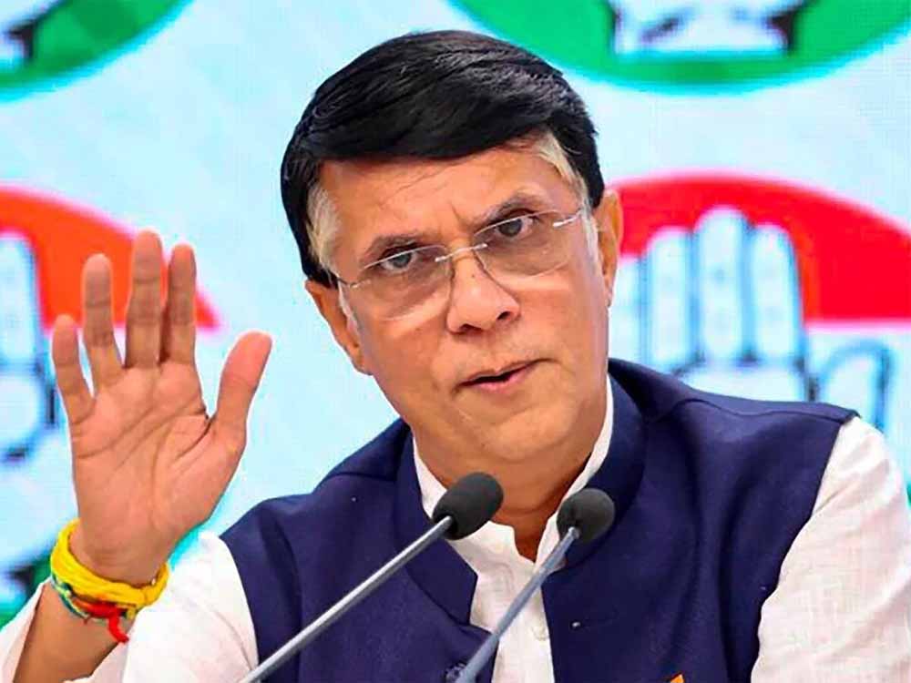 भाजपा के आरोप के बाद पवन खेड़ा पर कार्रवाई, EC के नोटिस पर कांग्रेस नेता का पलटवार