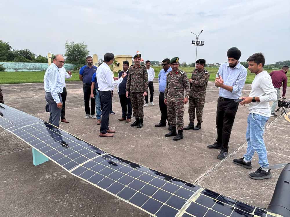 यूपीआईटीएस में सौर ऊर्जा से चलने वाला आधुनिक UAV बना आकर्षण