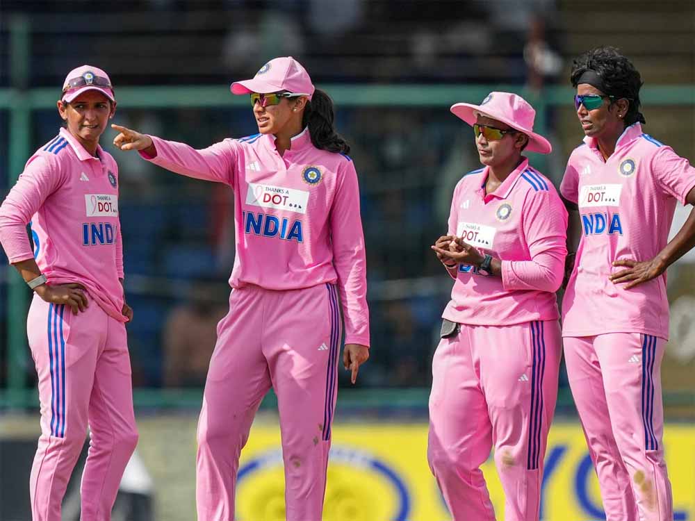 महिला क्रिकेट: तीसरे वनडे में धीमी ओवरगति पर भारतीय टीम पर जुर्माना