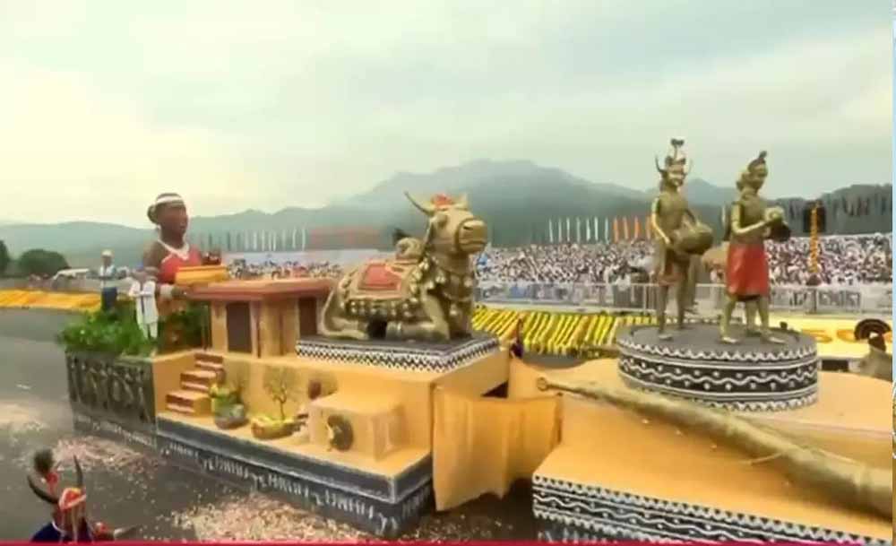 गुजरात में बस्तर की गूंज: एकता परेड में छत्तीसगढ़ की झांकी बनी आकर्षण का केंद्र