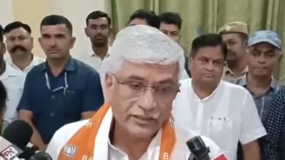 बंगाल में TMC के गुंडों ने BJP सांसद को पीटा, गजेंद्र सिंह बोले: महिलाएं भी असुरक्षित