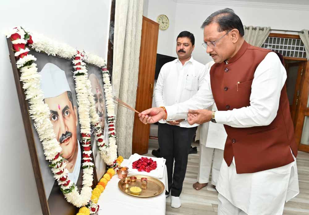 मुख्यमंत्री साय ने गांधी और शास्त्री की जयंती पर अर्पित की श्रद्धांजलि