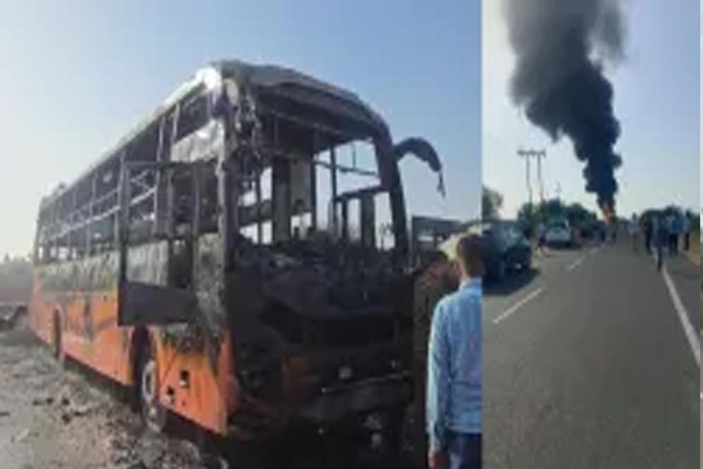भीषण सड़क हादसे से दहला जैसलमेर, बस में आग, दर्जनभर लोगों की जान जाने का खतरा