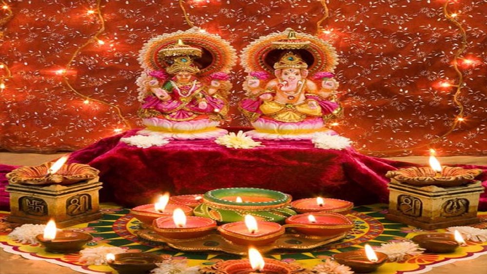 दिवाली 2025: तिथि का संशय खत्म, जानिए कब और किस समय करें लक्ष्मी-गणेश पूजन