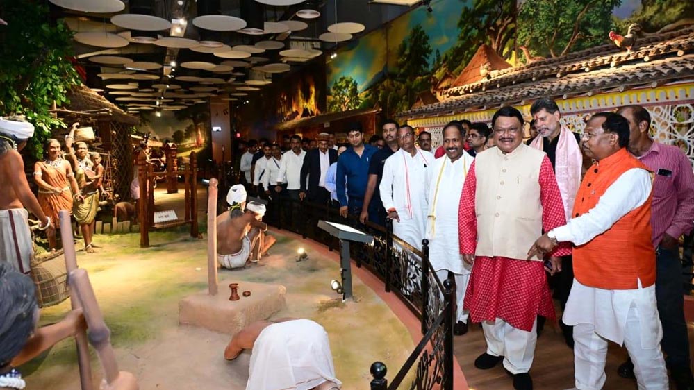रायपुर में जनजातीय गौरव का नया केंद्र: केन्द्रीय मंत्री ओराम ने संग्रहालय लोकार्पण तैयारियों की समीक्षा की