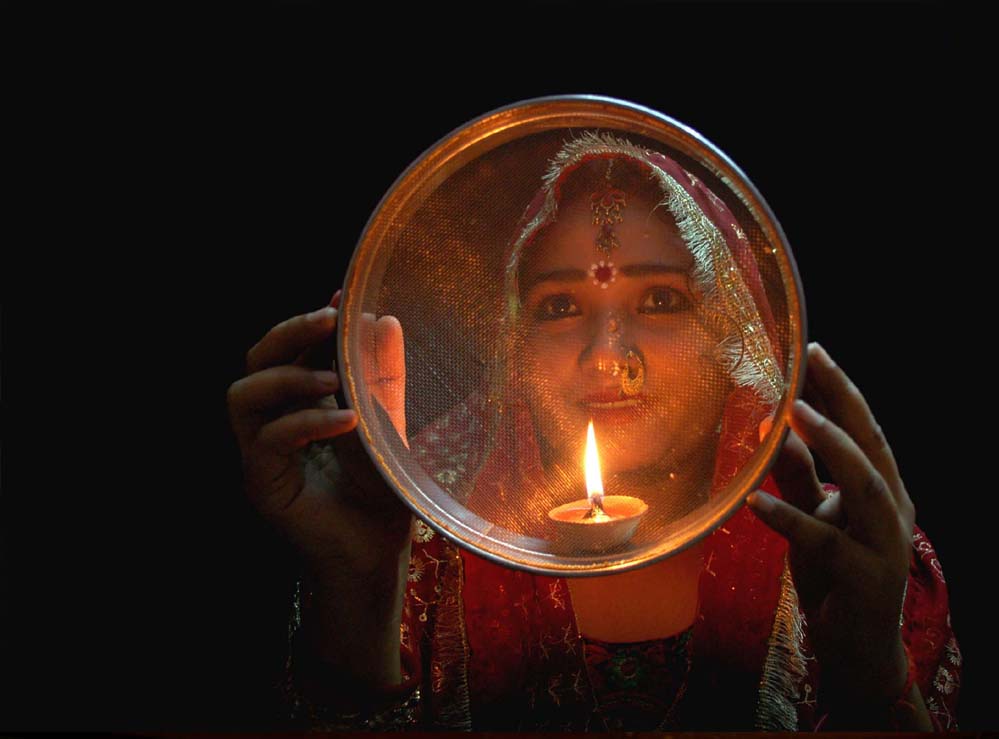 चतुर्थी तिथि को लेकर भ्रम: करवा चौथ 9 या 10 अक्टूबर? यहां जानें सटीक जानकारी