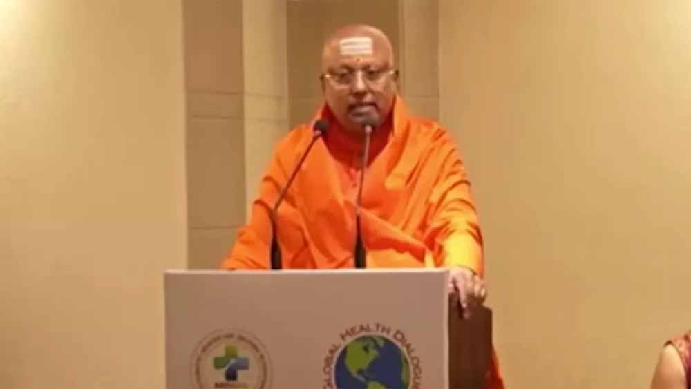 आश्रम का काला सच: बाबा चैतन्यानंद सरस्वती के पास से बरामद हुई आपत्तिजनक सामग्री