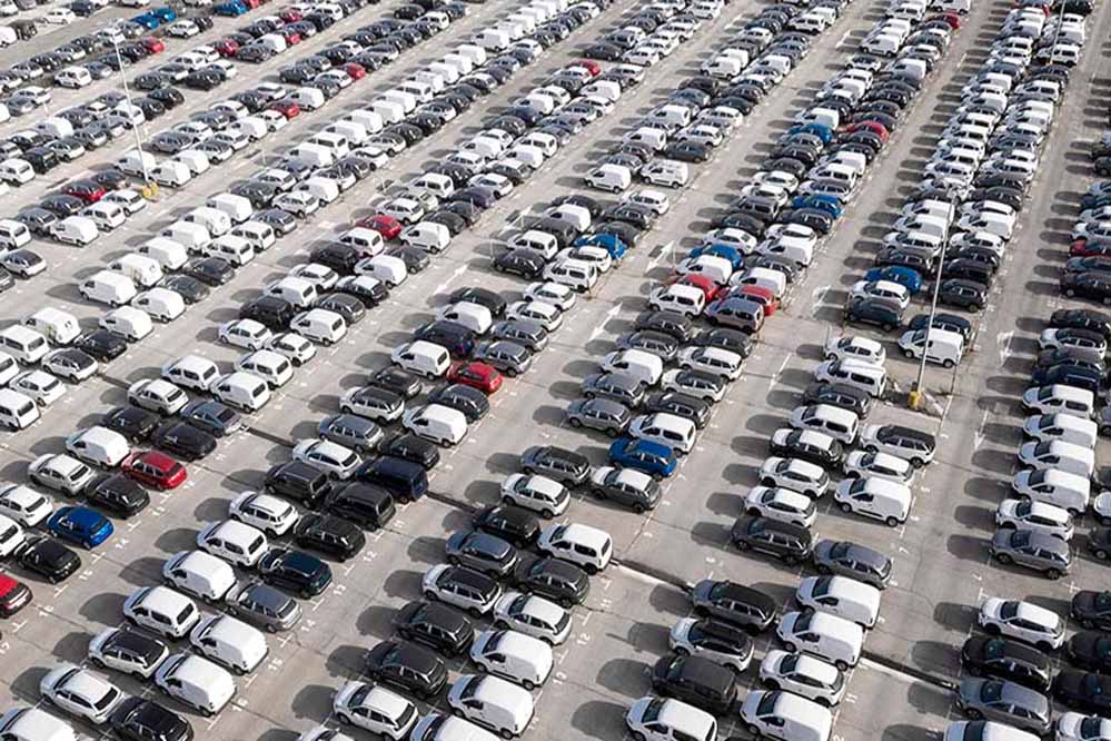 ऑटो सेक्टर में सुस्ती जारी: मारुति-हुंडई की गिरावट के बीच एक ब्रांड ने मारी बाज़ी