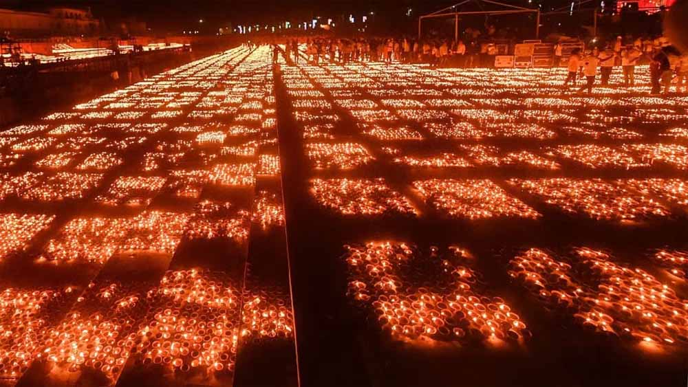 दीपावली स्पेशल: मुरादाबाद में जगमगाहट का अनोखा नजारा, ड्रोन और लाखों दीपों के साथ