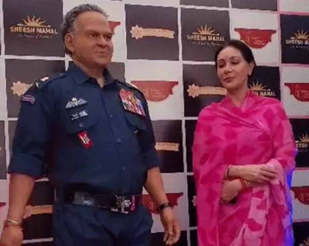 नाहरगढ़ वैक्स म्यूज़ियम में लगी महाराजा भवानी सिंह की प्रतिमा, देखकर भावुक हुईं राजकुमारी दीया कुमारी
