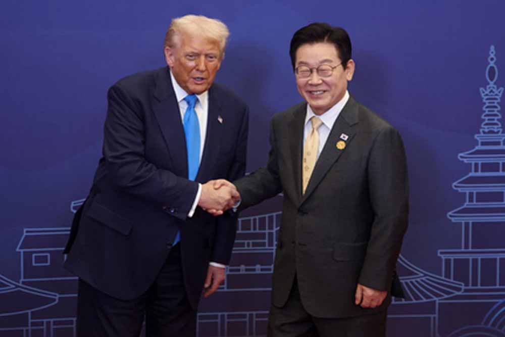 ‘शांतिदूत’ ट्रंप को साउथ कोरिया ने पहनाया ताज, दिया सर्वोच्च नागरिक सम्मान