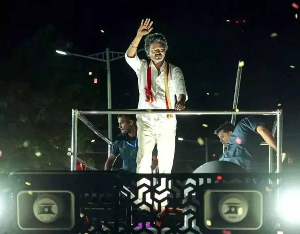 ‘न पछतावा, न जिम्मेदारी’: करूर घटना पर हाईकोर्ट ने विजय की पार्टी को फटकारा