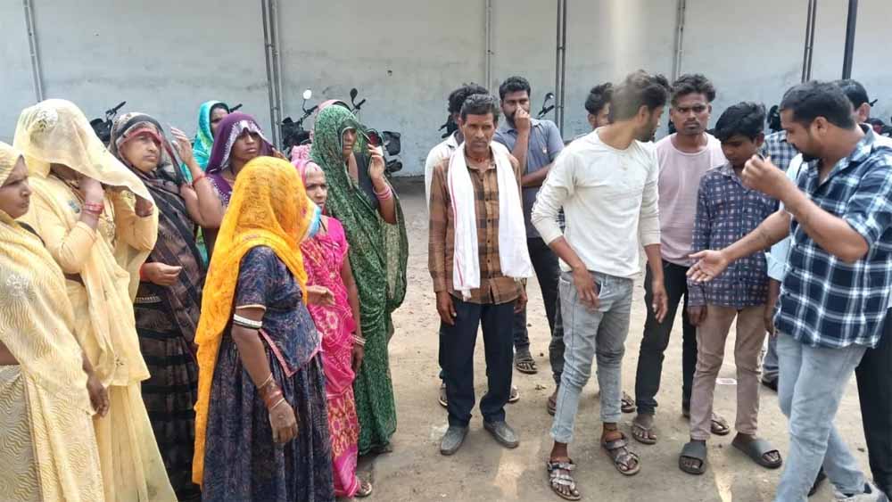 वीडियो बन सकता है वायरल: खंडवा में ट्यूब को लेकर हुई लड़ाई, युवकों ने पीटा और लूटे पैसे