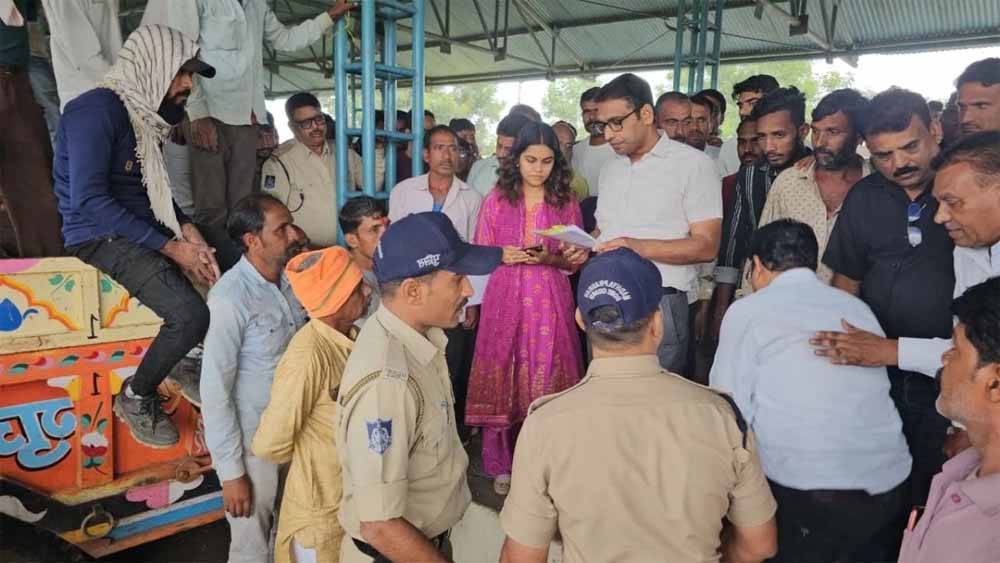 मंडी में प्याज के दाम गिरे जमीन पर, किसानों ने कहा- अब तो नुकसान ही नुकसान