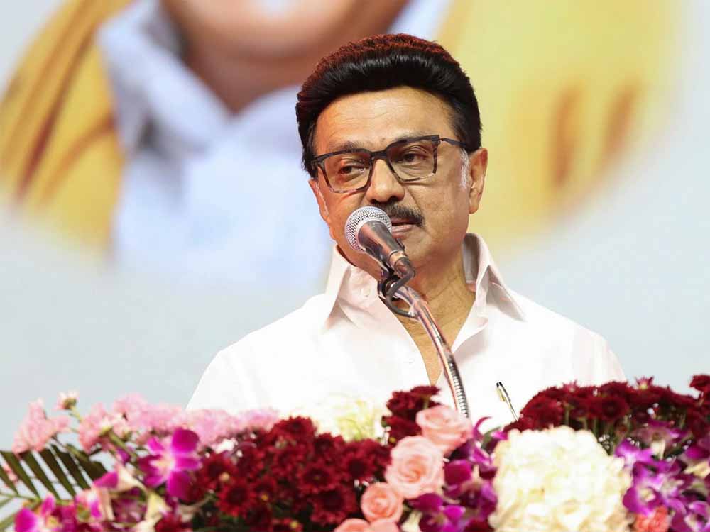 करूर भगदड़ पर केंद्र को घेरा स्टालिन, बोले- मणिपुर दंगे और कुंभ मौतों पर क्यों चुप है BJP