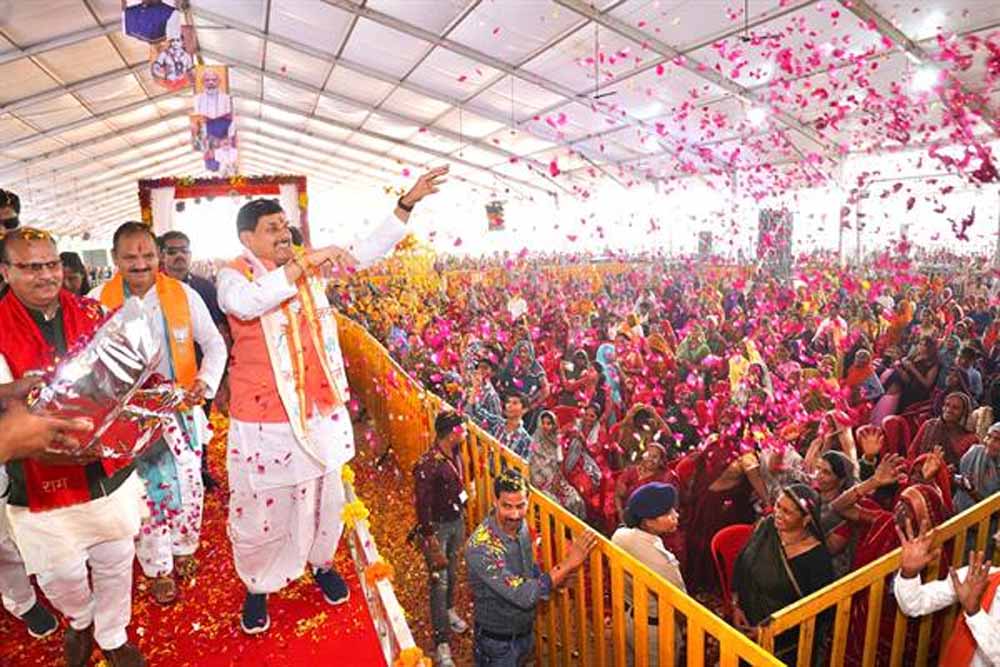 मुख्यमंत्री डॉ. यादव ने सड़क सुरक्षा नियमों के पालन का सभी से किया आह्वान