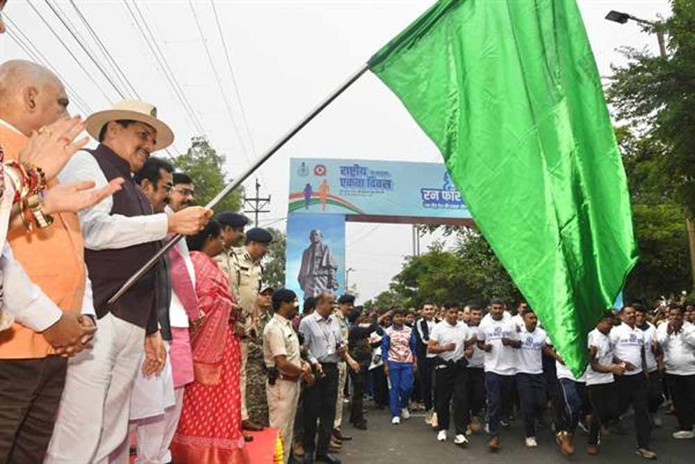 सरदार पटेल के दूरदर्शी नेतृत्व, अटूट इच्छाशक्ति और अदम्य देश भक्ति ने भारत को एक सूत्र में बांधा