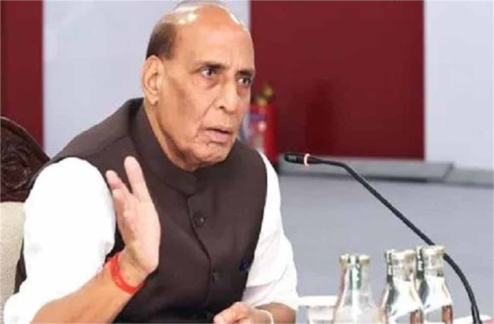 राजनाथ सिंह का बड़ा बयान: यूपी में शुरू हुई औद्योगिक क्रांति, दशक भर पहले कोई सोच नहीं सकता था