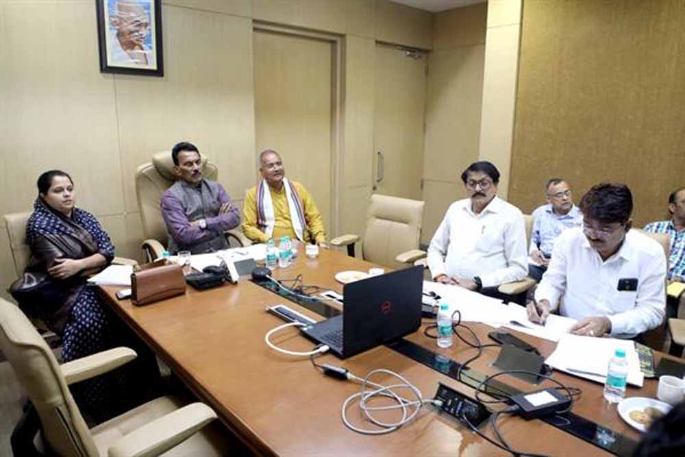 मंत्री सिलावट ने कहा- जनप्रतिनिधियों को विश्वास में लेकर कराएं विकास कार्य