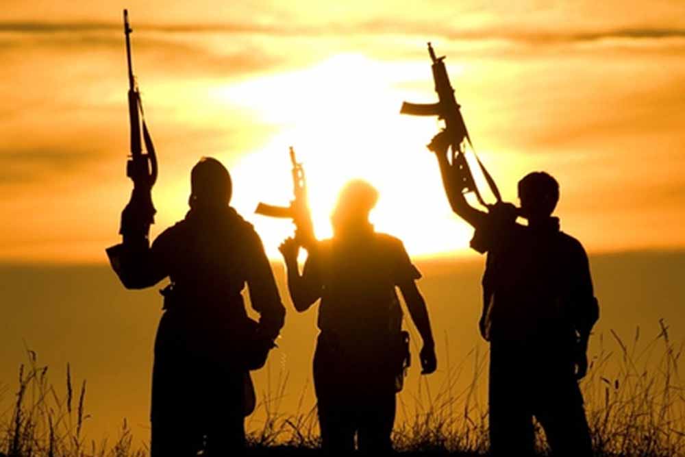 खुफिया रिपोर्ट में बड़ा खुलासा: पाकिस्तान तैयार कर रहा ISIS के 1,000 आतंकी, जम्मू-कश्मीर पर नजर