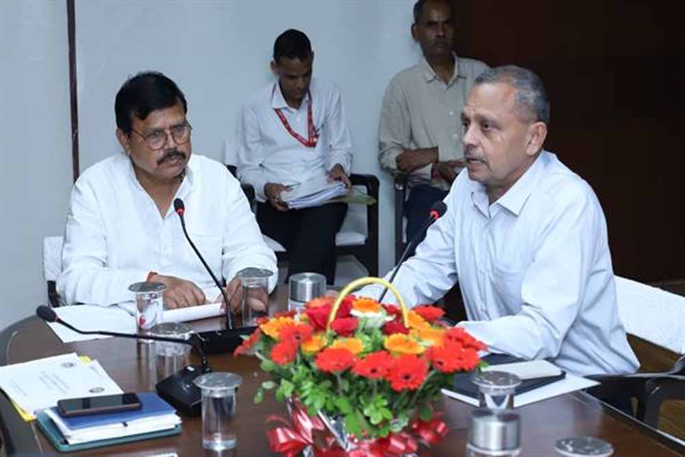 मंत्री तोमर ने कहा- सिंहस्थ के कार्य निर्धारित समय-सीमा में पूर्ण करें एम.पी. ट्रांसको