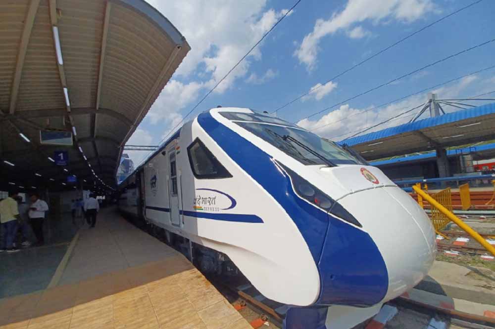 वंदे भारत ट्रेन भोपाल-लखनऊ मार्ग पर, शेड्यूल और टाइमिंग कब मिलेगी जानकारी