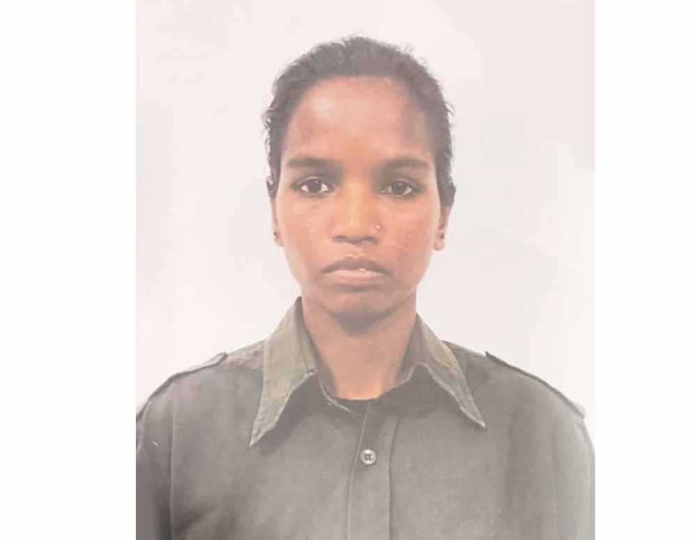 मुख्यधारा में वापसी: 17 लाख की इनामी नक्सली कमला सोरी ने छोड़ी नक्सल राह