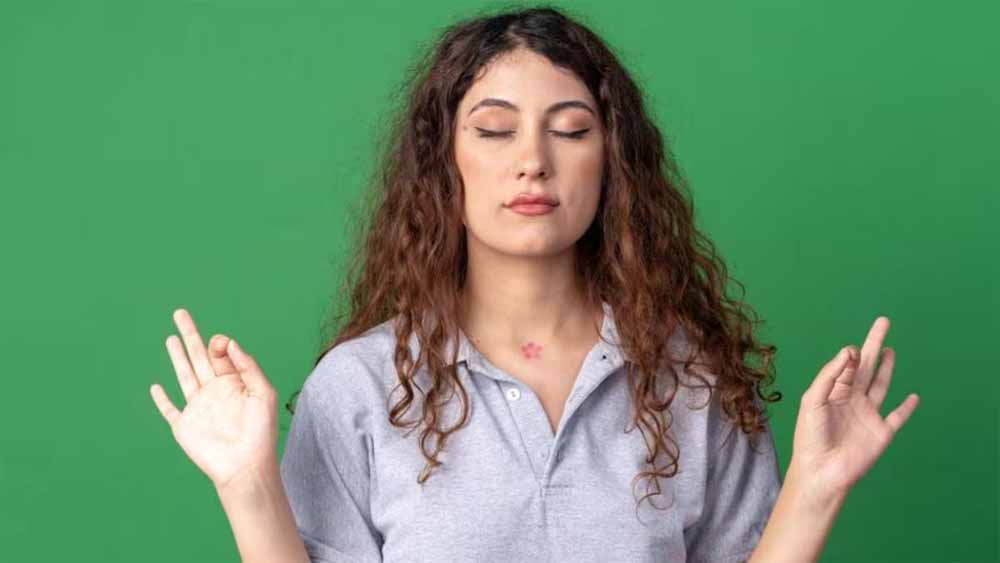 मन में उठते हैं उल्टे-सीधे विचार? जानें आसान माइंड डिटॉक्स टिप्स