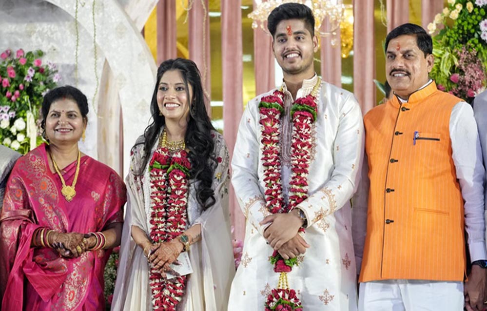 जनसेवा और सादगी का उदाहरण: मुख्यमंत्री मोहन यादव बेटे की शादी सामूहिक विवाह में
